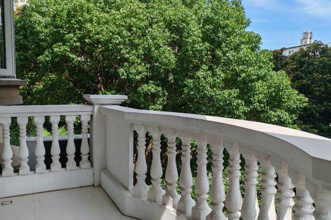 Hongqiao rd,xinhua rd,Xujiahui,quality 3Br wt balcony,N-S transparent