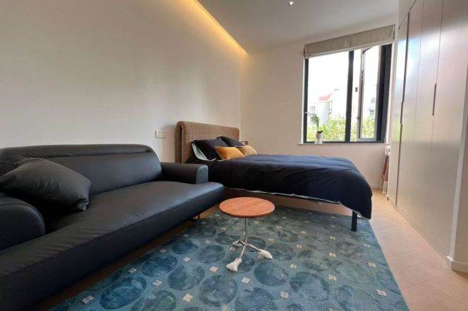 Cozy one bedroom apt+Floor heating+central AC+Oven @Line7 Changping Rd