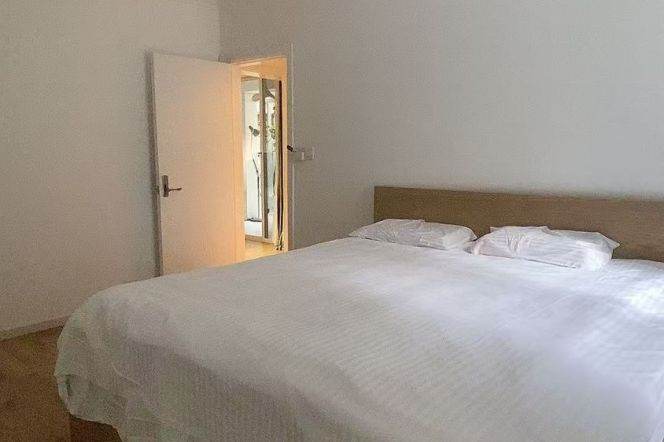Spacious 2BR APT with yard Shanxi(s) Rd 15k