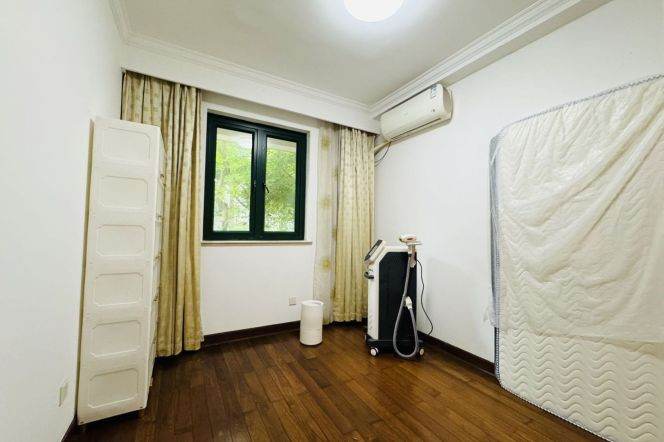 Modern decoration 2brs with garden in Pudong 