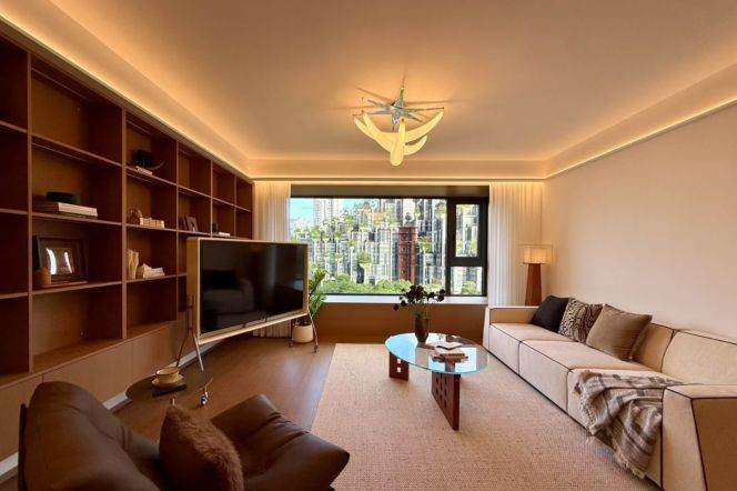   Bright River-view 3-Bedroom Apartment with Full Heating & High-end Appliances