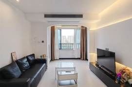 Bright 3 br near NYU shanghai, easy to L 8 LingZhaoXinCun St.