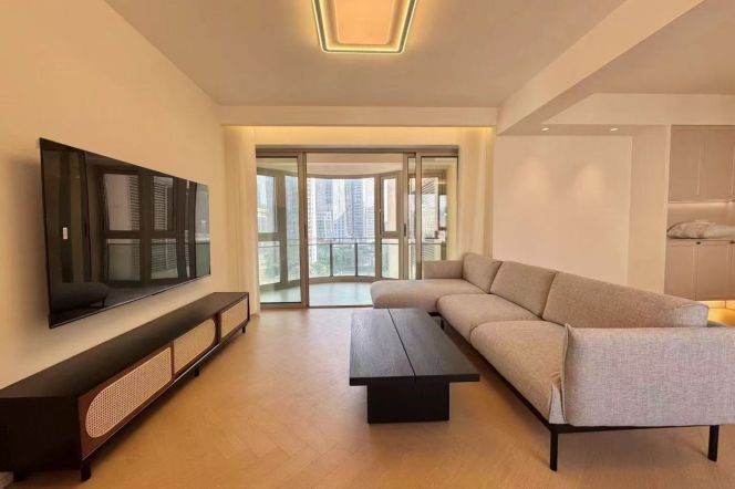 Modern decoration 3br  with balcony and floor heating in central downtown