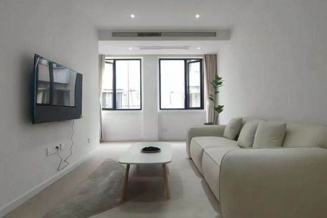 Cozy 1Br w. walk-in closet Huaihai M Rd
