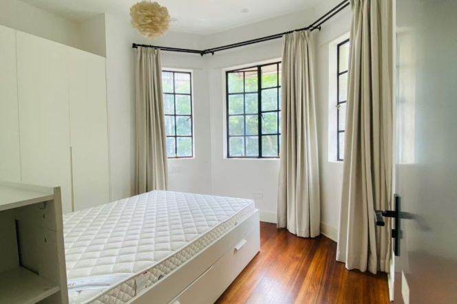 Bright 2Br classic apt Furnished