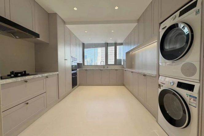 Modern decoration 3br  with balcony and floor heating in central downtown