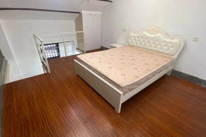 Spacious 1Br lane House with Patio @IAPM