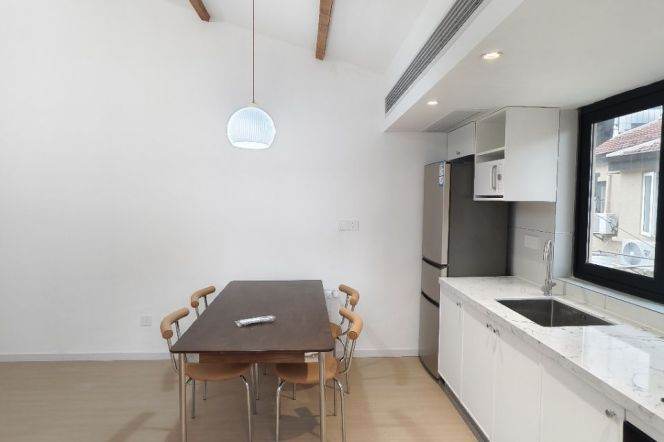 Brand new high ceiling 1br+balcony Nr changshu Rd M1/7
