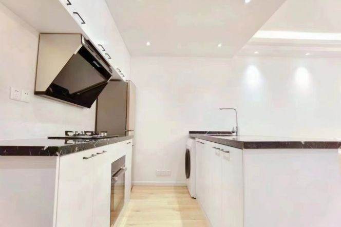 Elevator 2br Apt close to Hongqiao Road metro