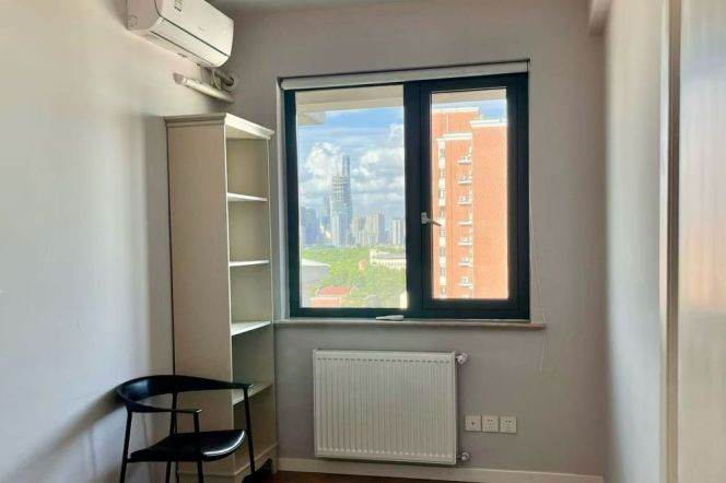 iapm/ 150 sqm 3 br Apt &elevator &big Windows 28K