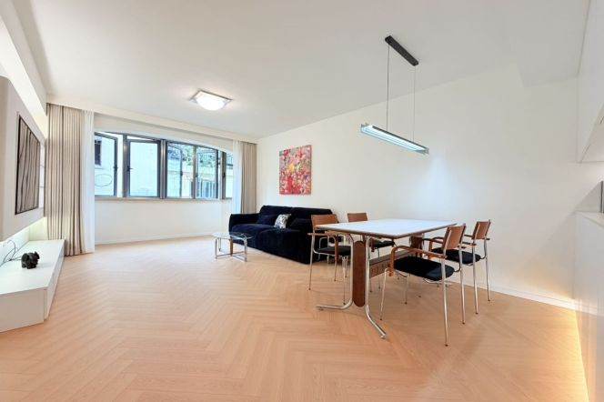 Yuyuan rd 85 sqm 1 br stylish Apt &floor heating &oven 12k