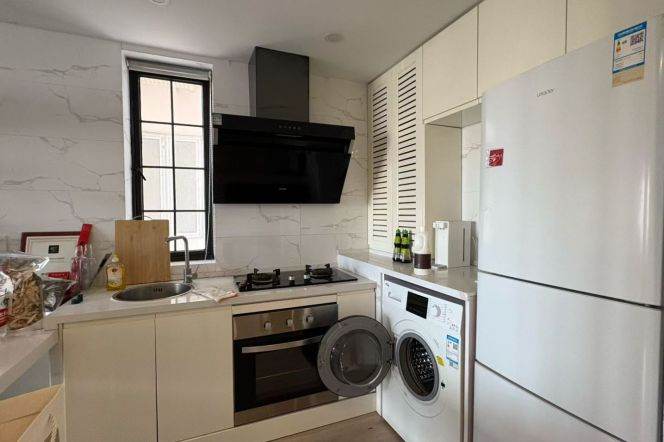 great value apartment- prime location- 1bed elevator- Wuyuan Road -Line 1/7 Changshu Road