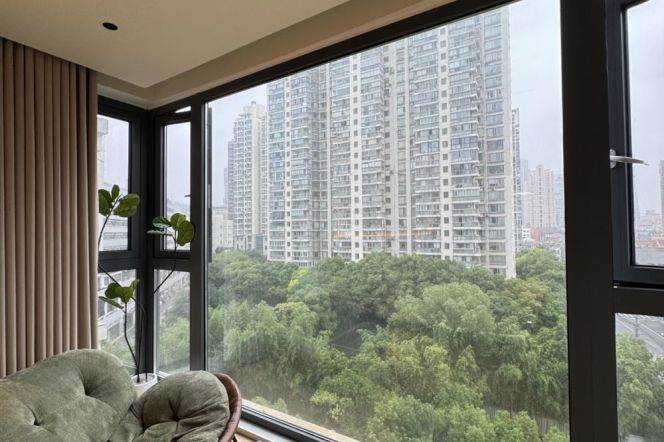 W.Nanjing Rd 2Br 1CloakR 2Bt wt French Window,modern design