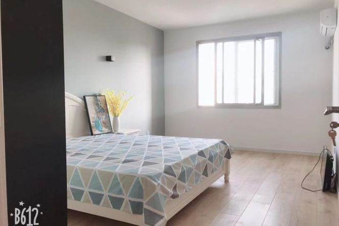 Elevator 2Brs/1Lr/1Bt apt nr Changping rd,M7