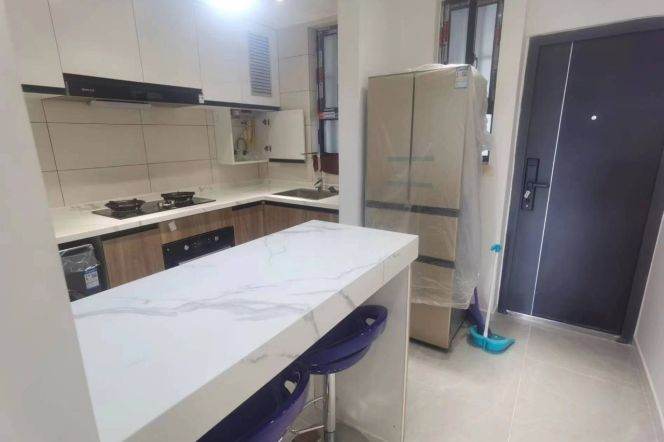 jiangsu rd modern elevator 1BR/living room@L2/11
