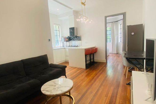 Bright 2Br classic apt Furnished