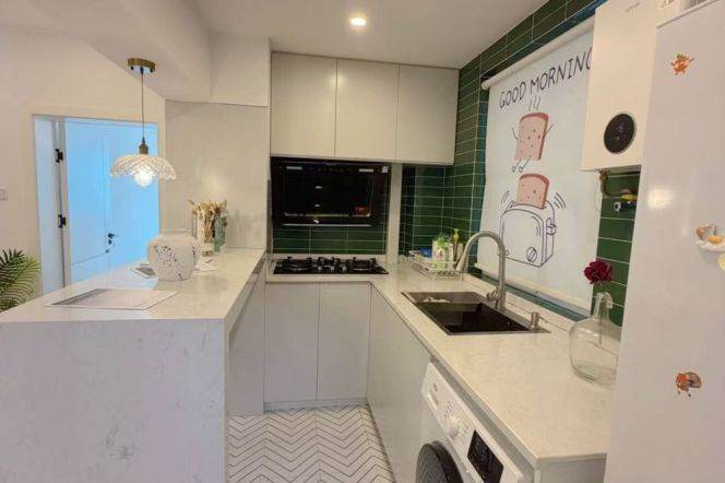 Modern 2brs/100sqm & elevator @Xujiahui & Line 1/9/11