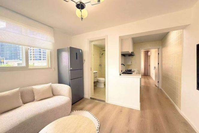 Lovely bright 1BR APT Yuyuan Rd Jiangsu rd 6.8k