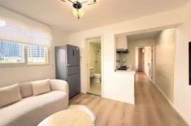 Lovely bright 1BR APT Yuyuan Rd Jiangsu rd 6.8k
