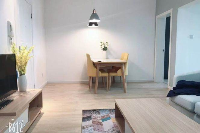 Elevator 2Brs/1Lr/1Bt apt nr Changping rd,M7