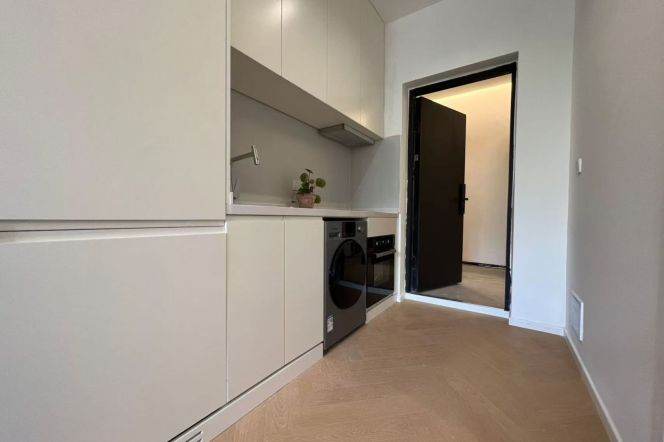 Cozy one bedroom apt+Floor heating+central AC+Oven @Line7 Changping Rd