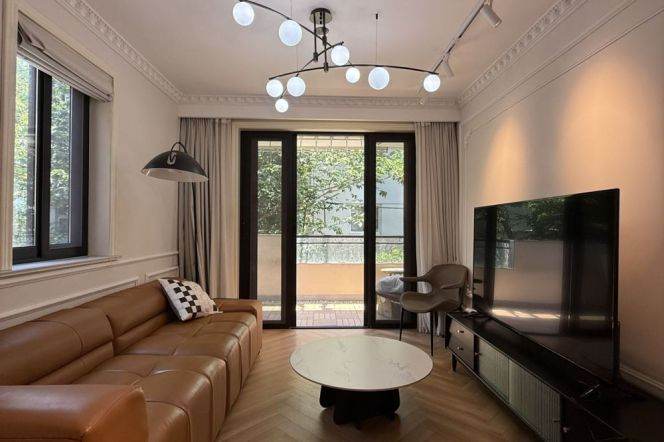 Nice balcony 2Brs/2Lrs/2Bts apt nr Jiangsu rd,M2/11
