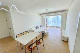 2 Brs, 2 Baths, Floor heating/Central ac/Oven/Dryer, 120 sqm @ Shanghai stadium L4