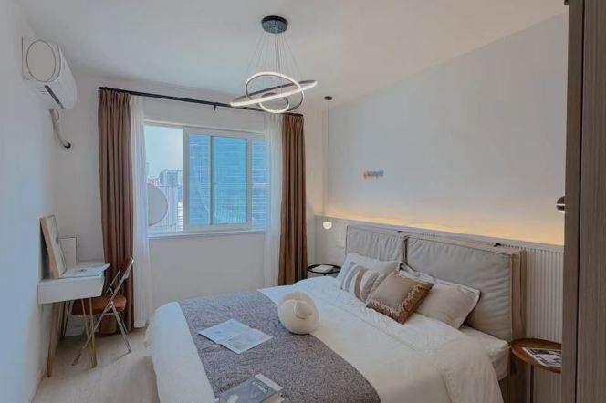 Modern 2brs/100sqm & elevator @Xujiahui & Line 1/9/11