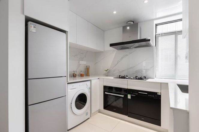 Jing'an 120 sqm stylish 2 br Apt &big balcony &floor heating 16.8K