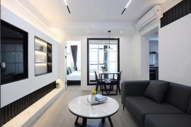 Elevator 1br - West Beijing Road - 4 mins to Line 13 Shanghai Natural History Museum Station