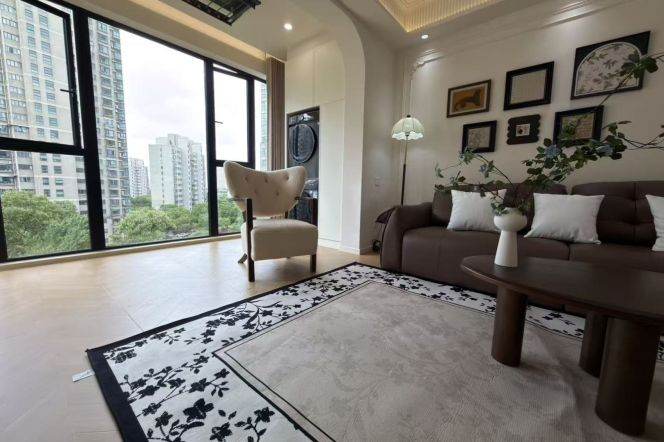 2 Brs, 2 Baths, Floor heating/Oven/Dish washer, 130 sqm @ Shanghai children medical centre L6