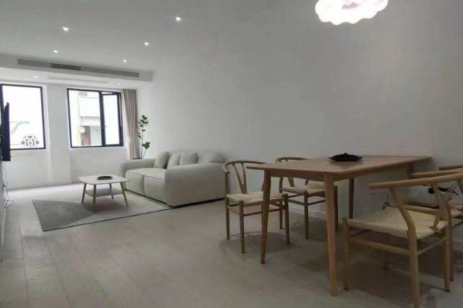 Cozy 1Br w. walk-in closet Huaihai M Rd