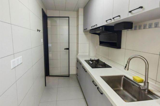 Good price 2 br near NYU shanghai, easy to Line 8 LingZhaoXinCun St.