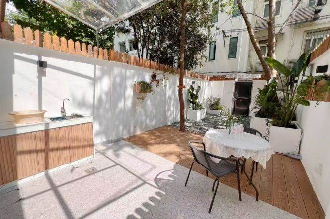 loushanguan rd modern 1BR/Big yard@L2/15