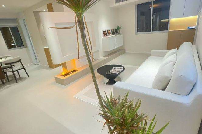 2 Brs, Floor heating/Central ac/Oven/Brand-new Dec, 110 sqm @ Hongqiao metro L3,4&10