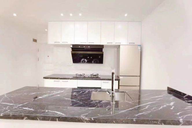 Elevator 2br Apt close to Hongqiao Road metro