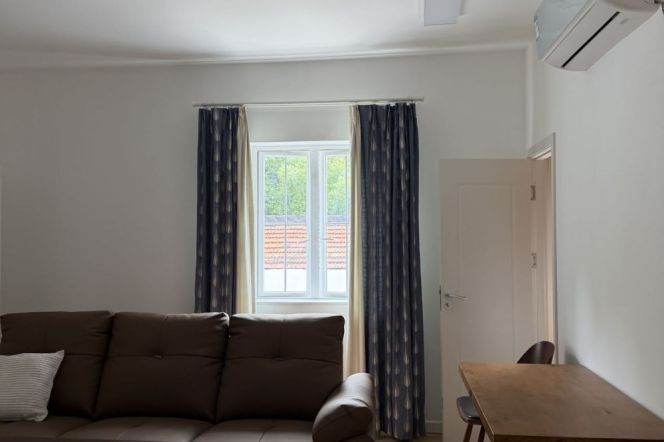 Yuyuan rd 1+1 br 95 sqm charming old Apt only 9.5K