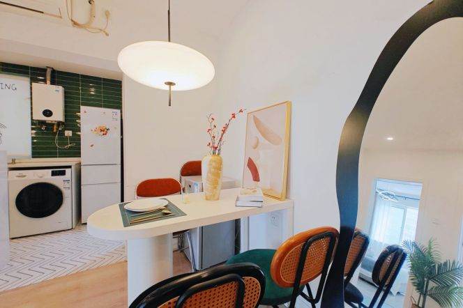 Xujiahui 110 sqm 2 br modern Apt &elevator 12.5K
