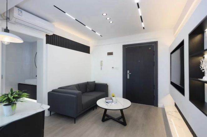 Elevator 1br - West Beijing Road - 4 mins to Line 13 Shanghai Natural History Museum Station