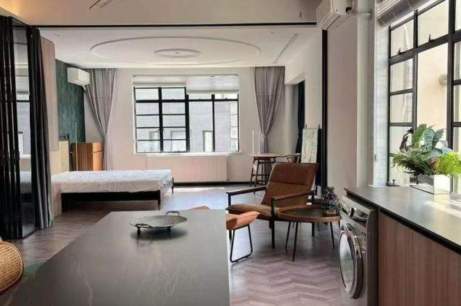 Beautiful 1+1br with terrace @Middle Fuxing Road