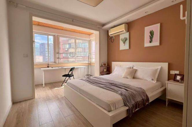 High rise spacious 2br Apt in center Jing'an @  line 7, 13 