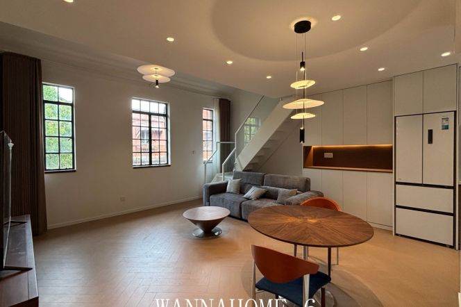 Duplex 1Bdr 1Bath Apt+Spacious&Modern&Bright+West Nan Jing Rd CBD+3F Walk Up+Large Storage