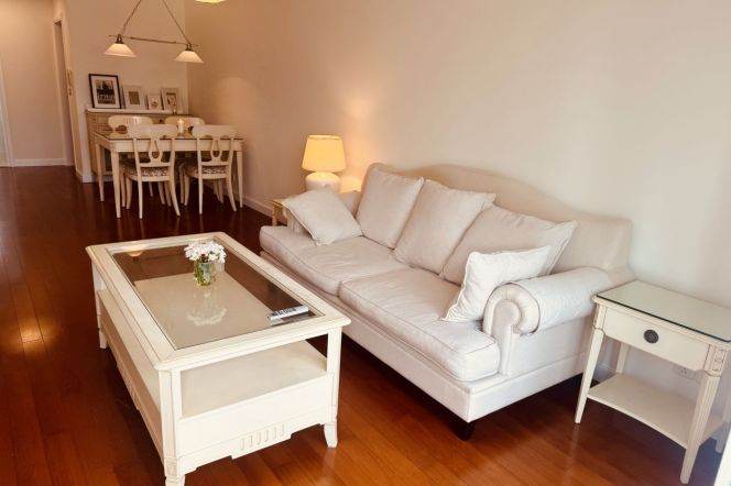 Bright 2 br near L10 Long Bai Xin Cun/Shanghai Zoo, by owner, solid wood furniture/storage