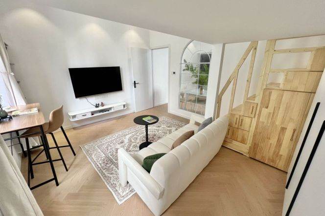 Cozy&Bright, Yu yuan road, 1Br Loft, Zhong shan park, L2/4/5