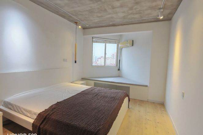 Jiang su road, Nr Suzhou creek, 1Br 80Sqm Elevator, L2/11/13