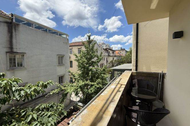 Changshu Rd or Shanghai Library Station 1Br with Open Balcony Line1/7/10