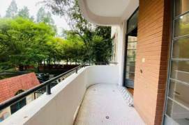 190 sqm 3+1 br unfurnished old Apt&balcony / wulumuqi rd 33K 