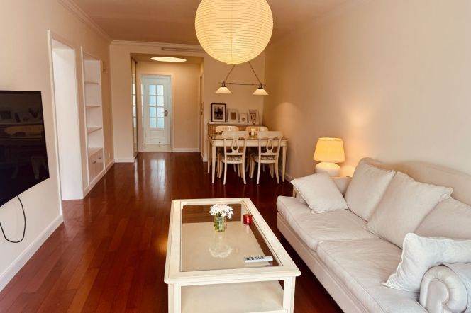 Bright 2 br near L10 Long Bai Xin Cun/Shanghai Zoo, by owner, solid wood furniture/storage