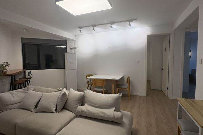 Elevator 2br@Line 7/9 Zhaojiabang Road St.,Line 4 Dong'an Road