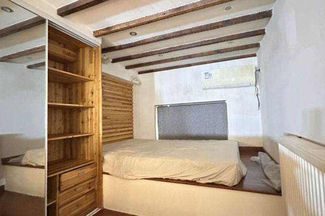 Nice yard 1Br/1Lr/1Bt apt nr West nanjing rd,M2/12/13